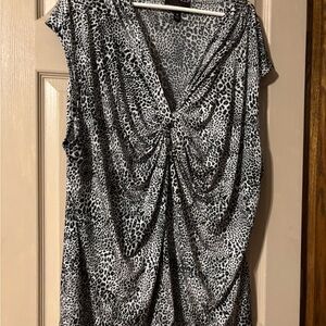 Dana Buchman Black and White Animal Print Blouse